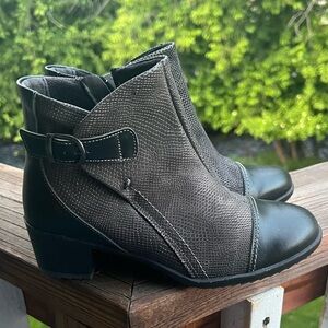 NEW Milano ankle boots